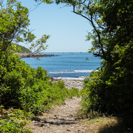 The entrance to Chocomount Beach.